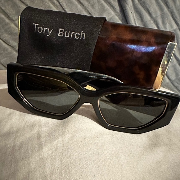 Tory Burch Sunglasses main image 5